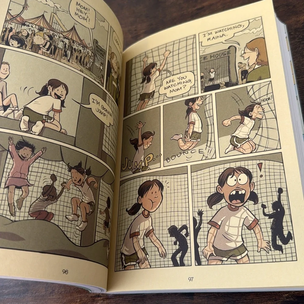 Smile Comic Book Raina Telgemeier Comic Art  Graphic Novel Kids Education